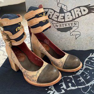Freebird by Steven / Bonnie / Blush Snake / Size 6